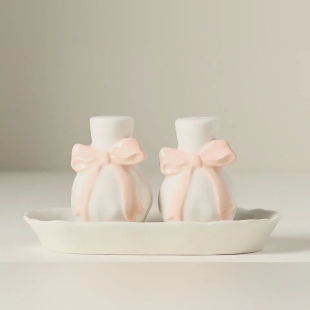 Anthropologie BENEDITA STONEWARE BOW SALT & PEPPER SHAKERS